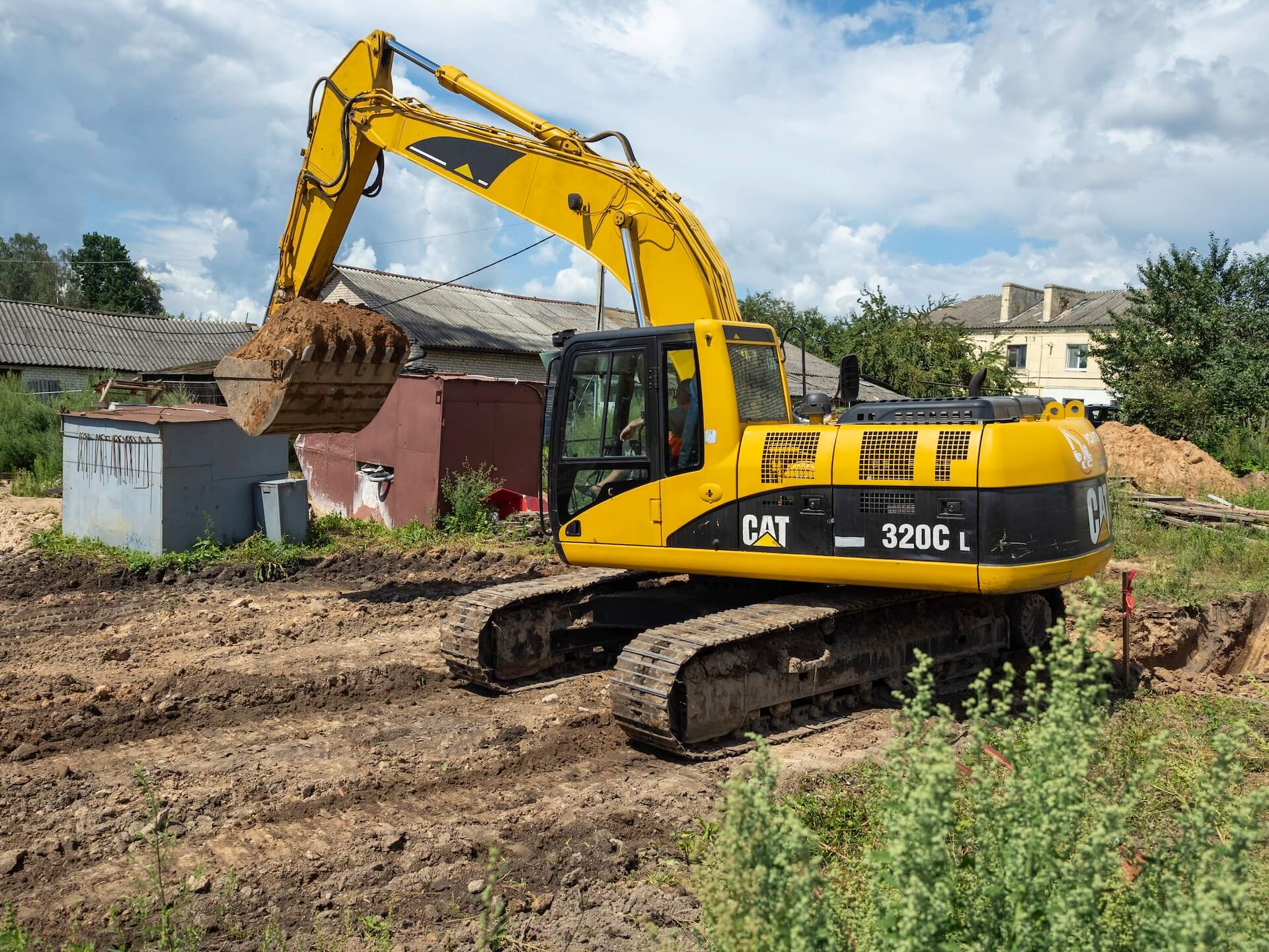 Гусеничный экскаватор